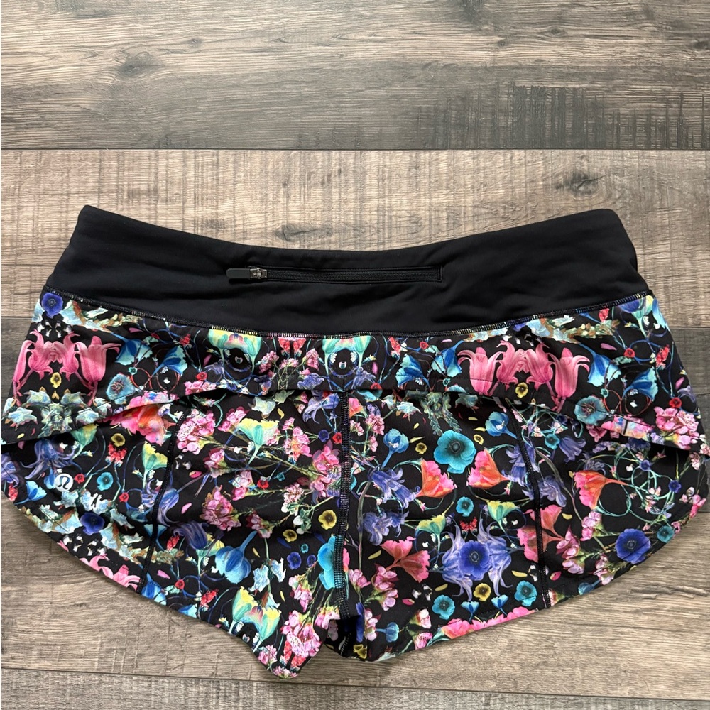Like New Lululemon Floral Speed Shorts Size 6 - Picture 2 of 5